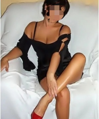 Страстная брюнетка с аппетитной фигурой ждет звонка от щедрого и воспитанного мужчины. Позволь мне ублажить тебя и подарить незабываемые впечатления. Обещаю, ты останешься доволен! 9881, 38 лет